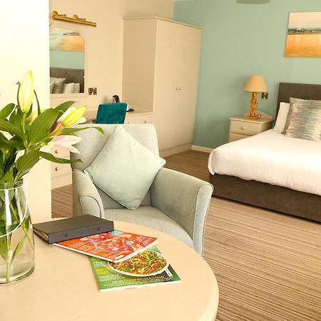 בושמילס Causeway Hotel מראה חיצוני תמונה