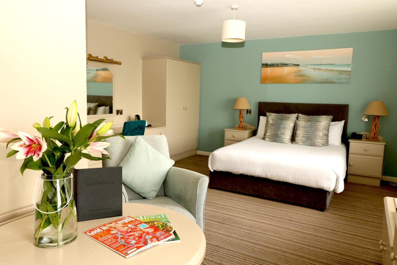 בושמילס Causeway Hotel מראה חיצוני תמונה